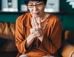 Hand arthritis: 5 ways to ease symptoms 